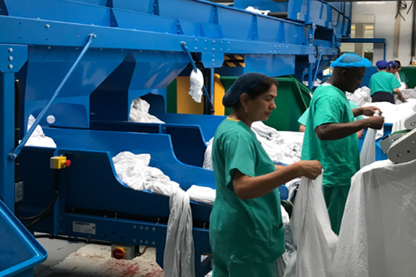 Transportadores de lavandería de Amber Industries Ltd. 