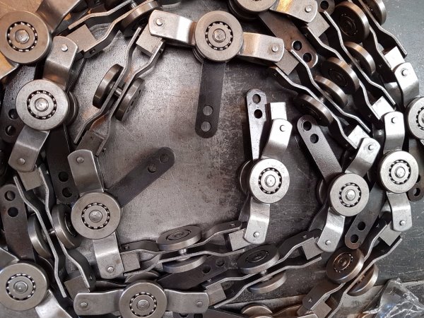 Vuelva a conectar su transportador aéreo existente con una nueva cadena.